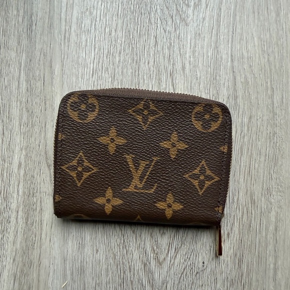 Louis Vuitton Accessories - Louis Vuitton Brown Monogram Zip Card & Key Pouch